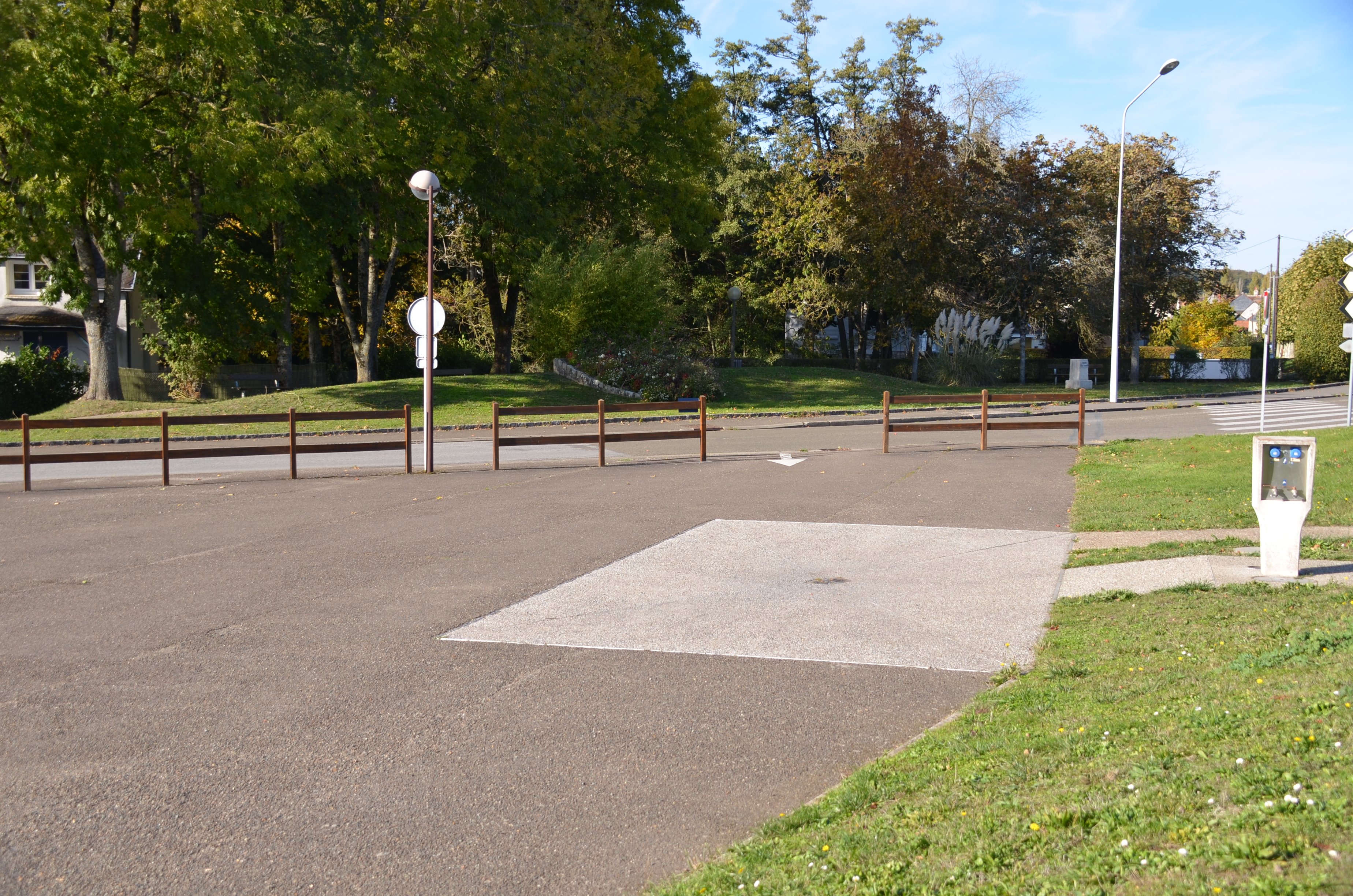 Aire de camping-car de Cloyes-sur-le-Loir - photo 2