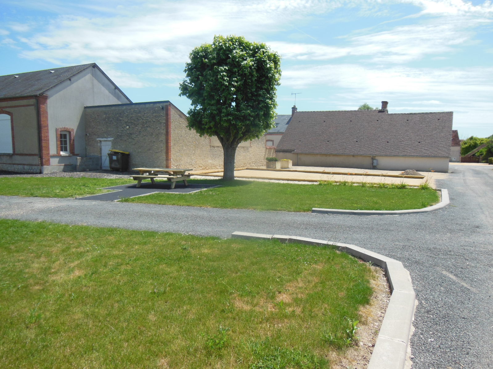 Aire de pique-nique de St Hilaire sur Puiseaux