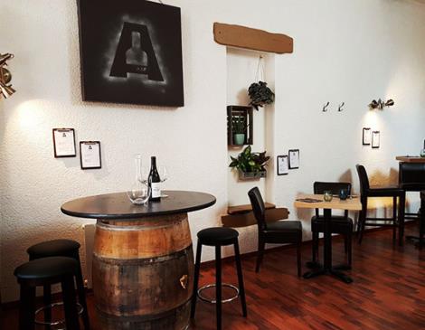 alchimie-bar-orleans-degustation-vins-interieur-2