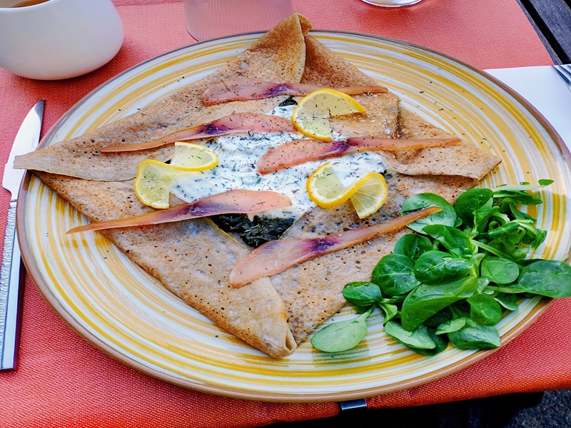 Au comptoir des crêpes, Yzeures-sur-Creuse