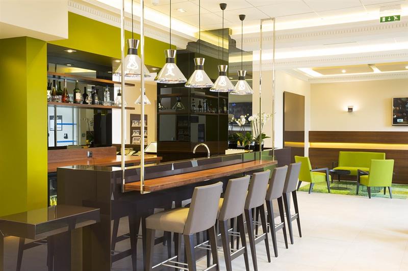 bar 3
