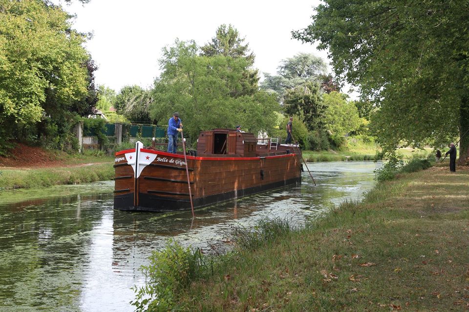 Balades à bord de la Belle de Grignon avec nos mariniers et haleurs