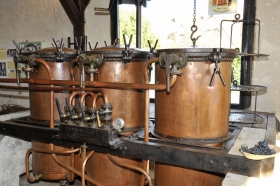 Maison de la distillation, Bou