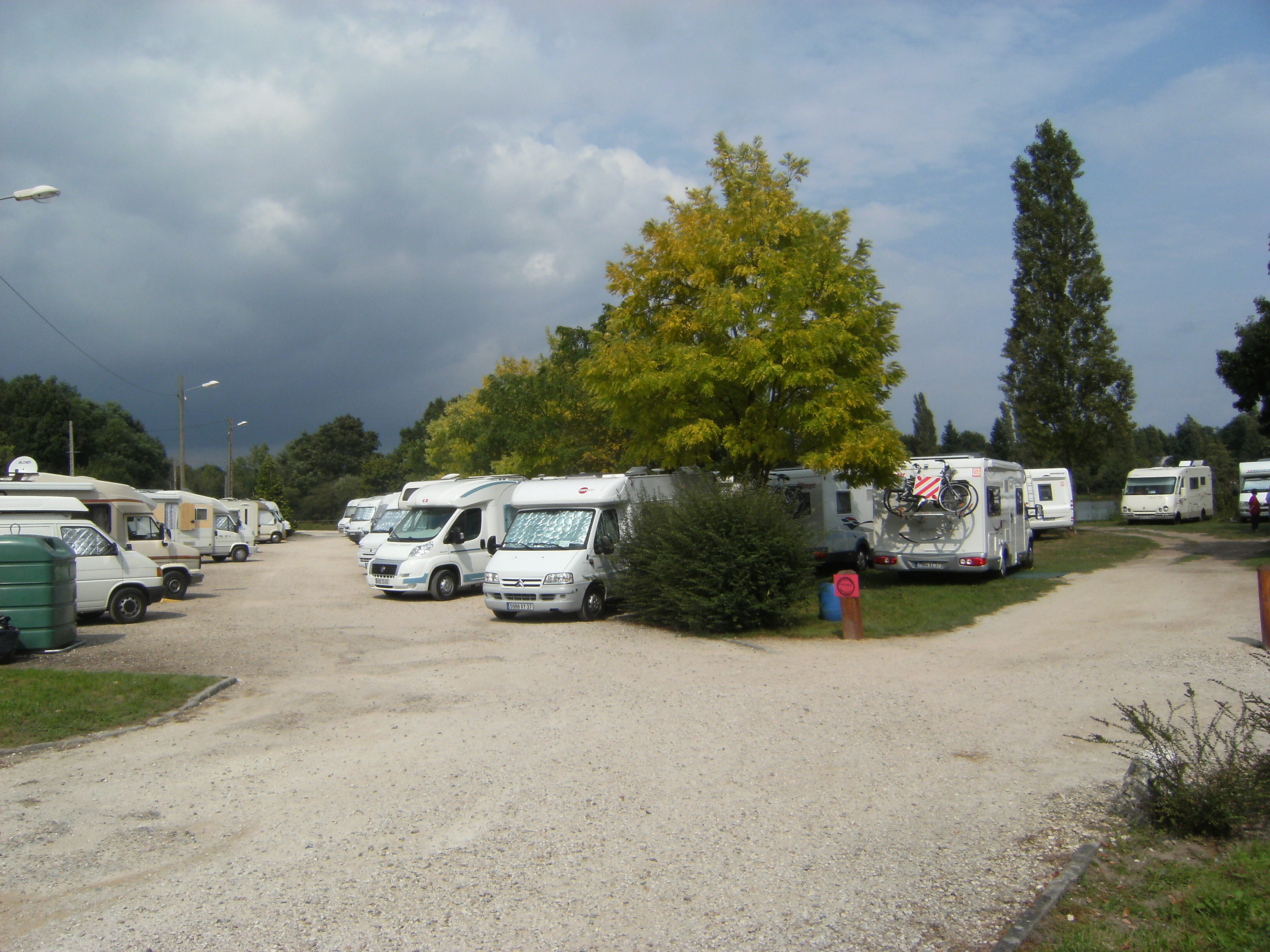 Aire de stationnement et de services pour camping-cars - La Ferté-Beauharnais  France Centre-Val de Loire Loir-et-Cher La Ferté-Beauharnais 41210
