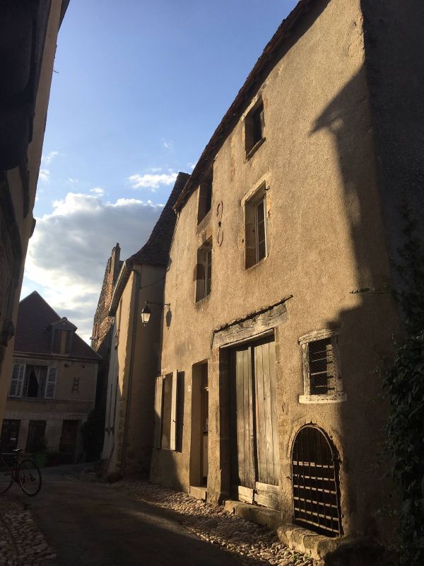 Petite maison moyen-âgeuse au cœur du Berry, Saint-Benoît-du-Sault
