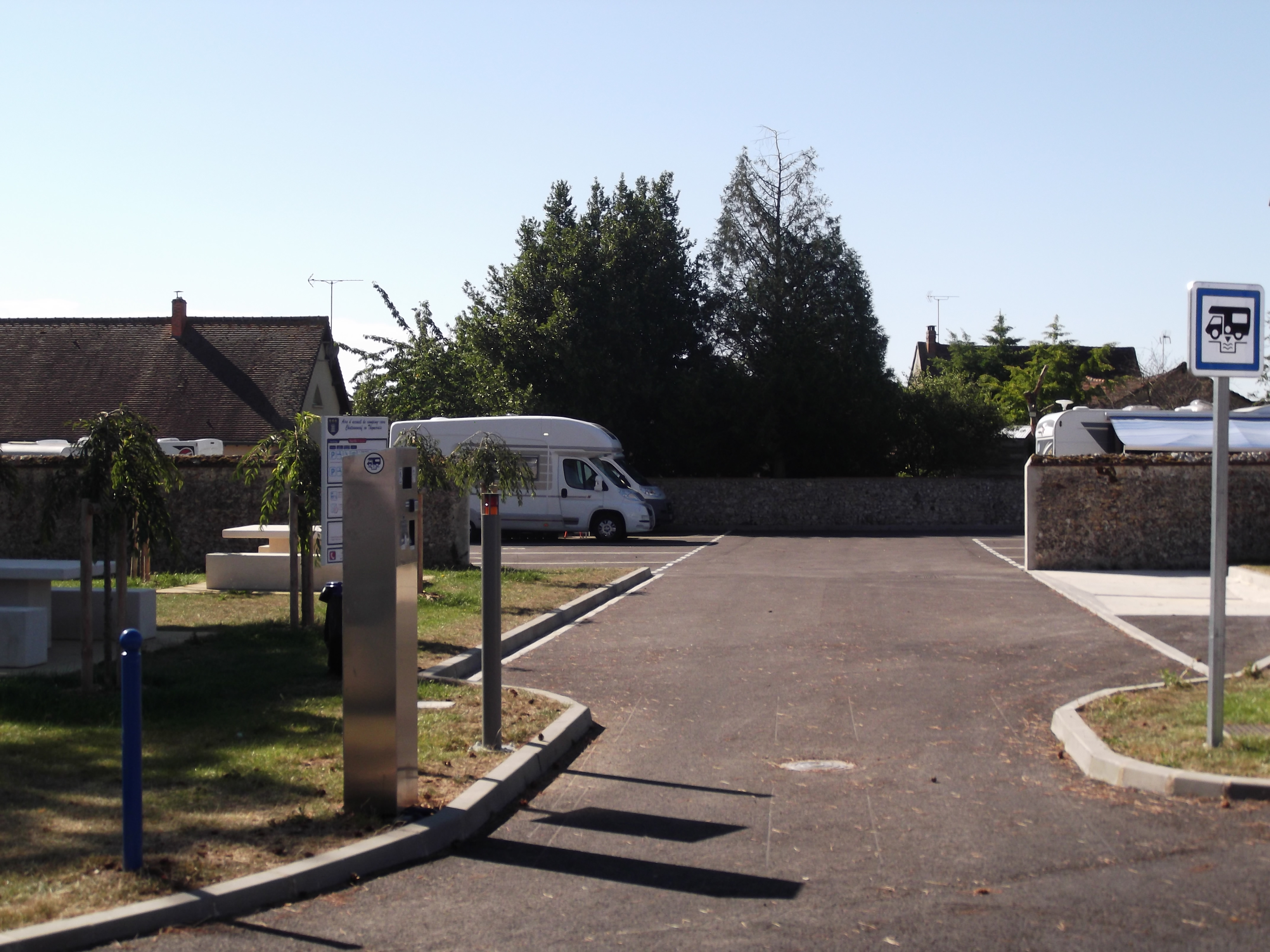 Aire de camping-car Châteauneuf-en-Thymerais
