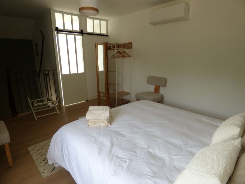 L'Atelier d'Ébène, Le Tranger