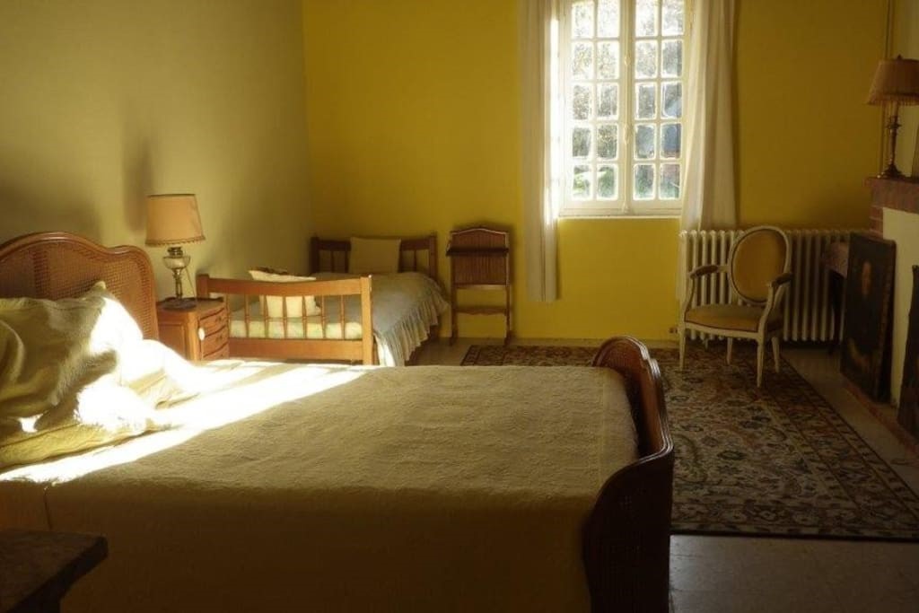 Les Henrys, Ennordres