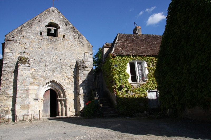 Balade découverte dans le village de Château Guillaume Le 9 juin 2024
