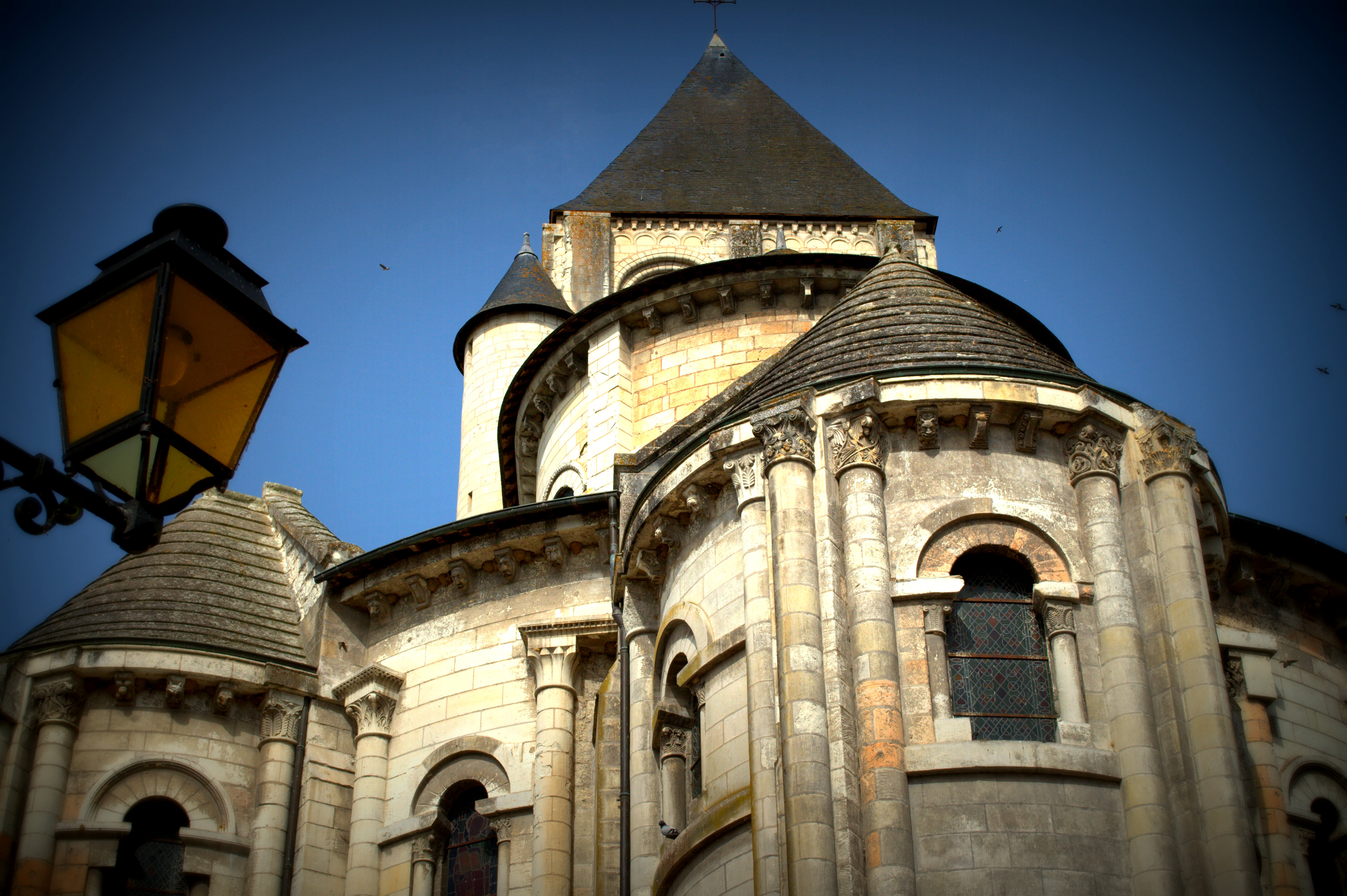 Collégiale et crypte avec fresques