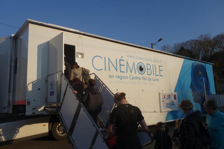 Cinémobile à Beaune-la-Rolande (2/2)