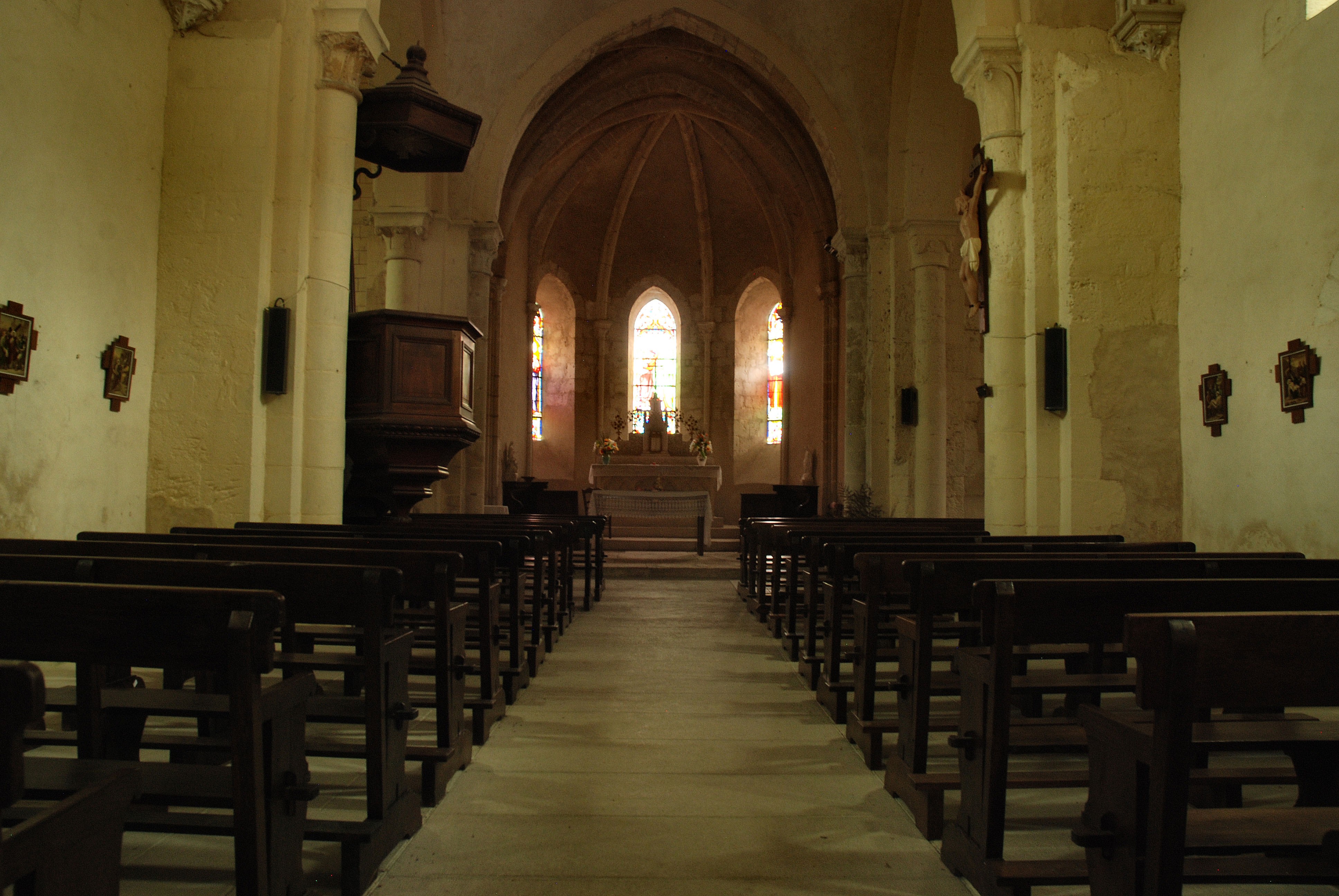 Eglise Saint Pierre, Venesmes - photo 2