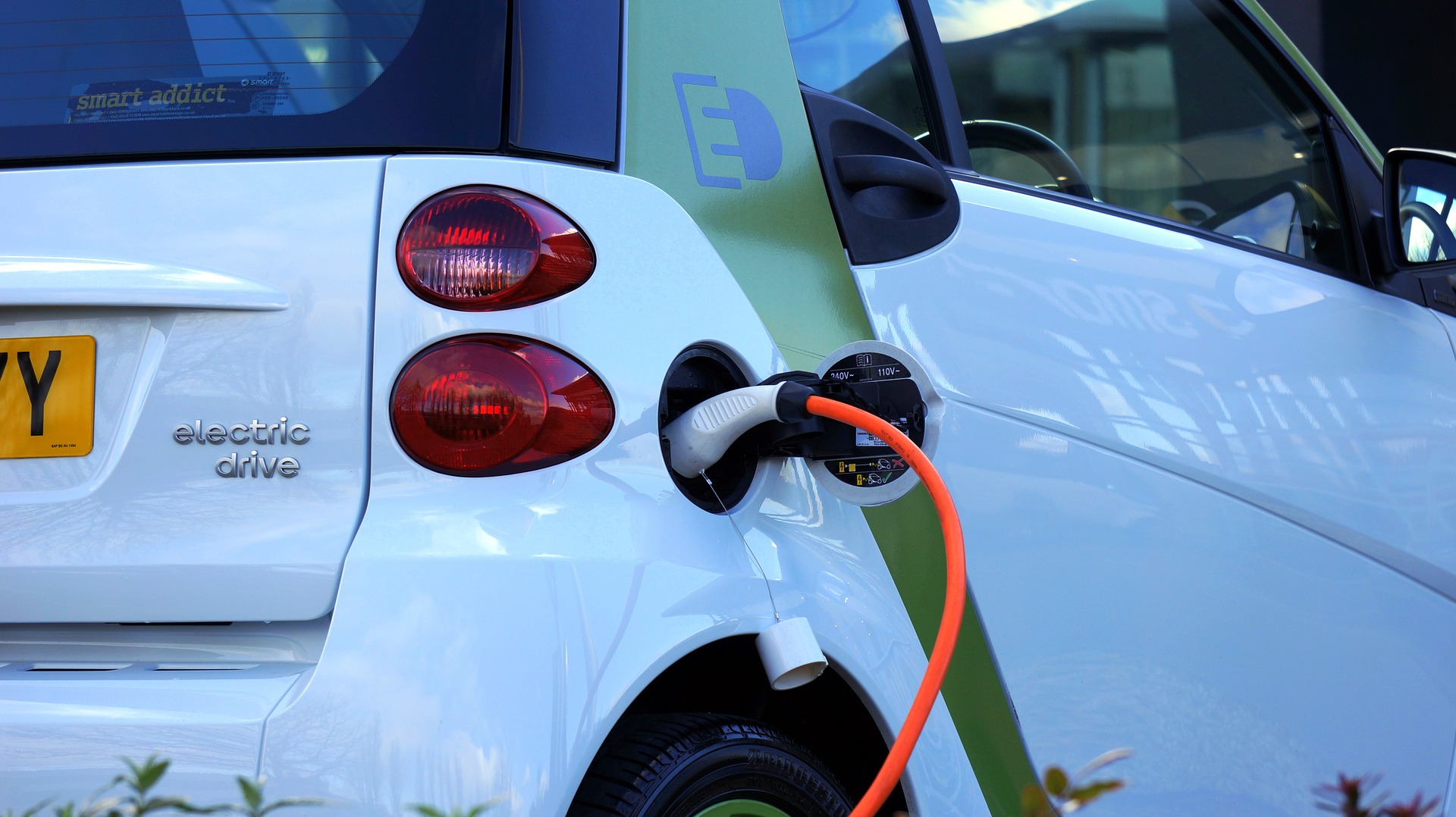 Borne de recharge pour voitures électriques