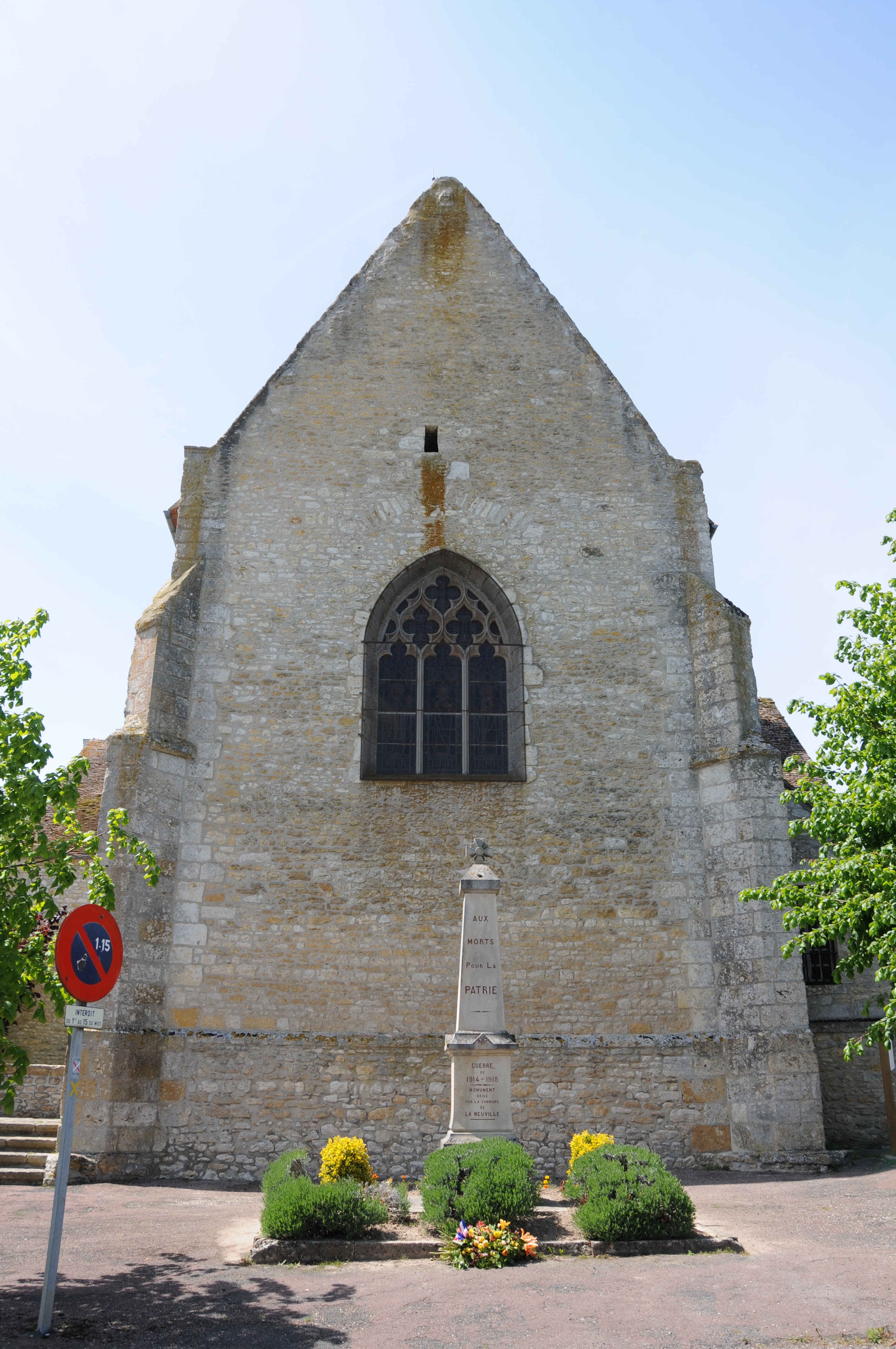 Eglise Saint-Amand-Saint-Sulpice  France Centre-Val de Loire Loiret La Neuville-sur-Essonne 45390