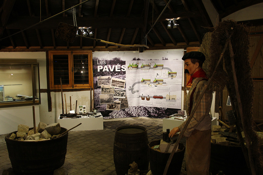 Musée des meules et des pavés d'Epernon, Épernon