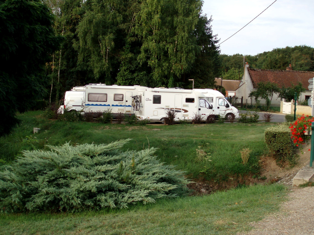 Aire de services municipale pour camping-car – Pont Janson©