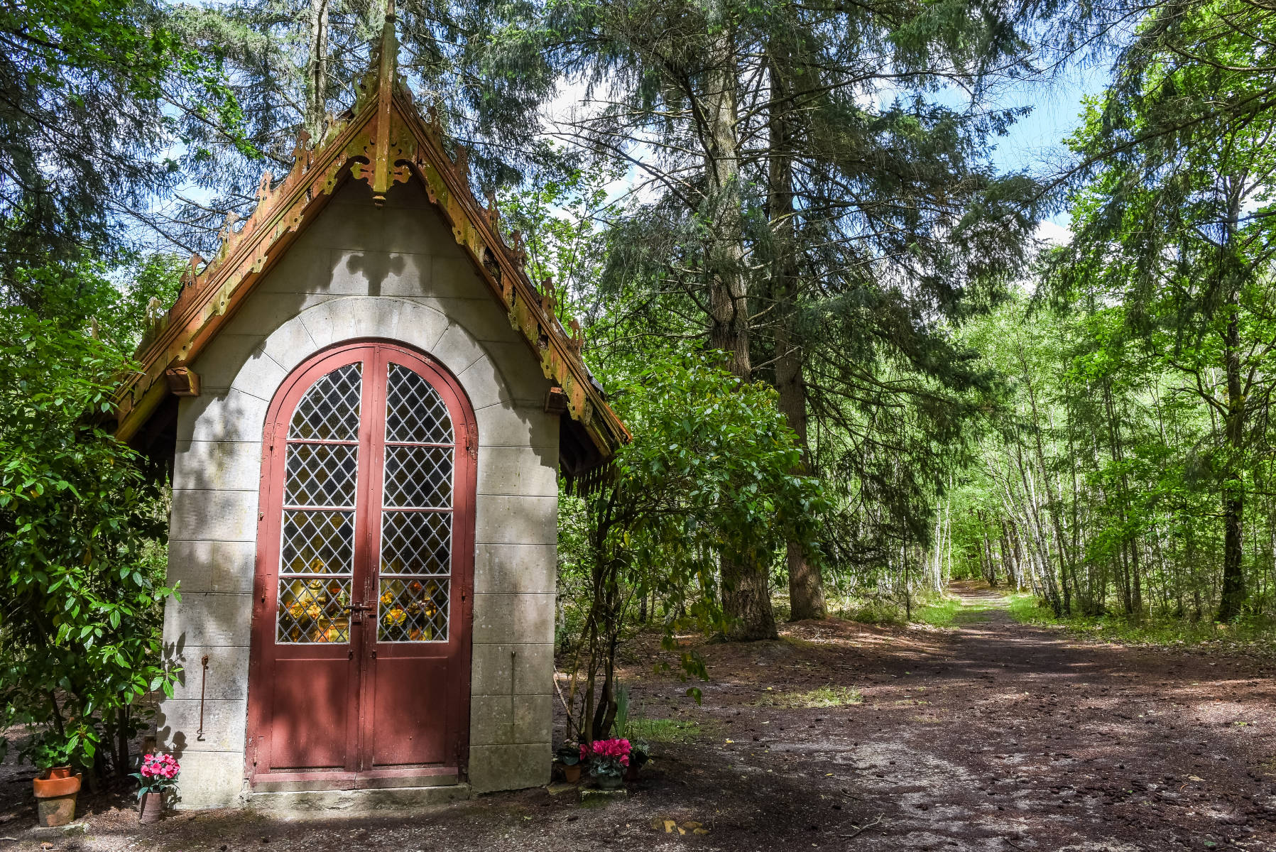 Notre-Dame des Trays, La Ferté-Saint-Aubin