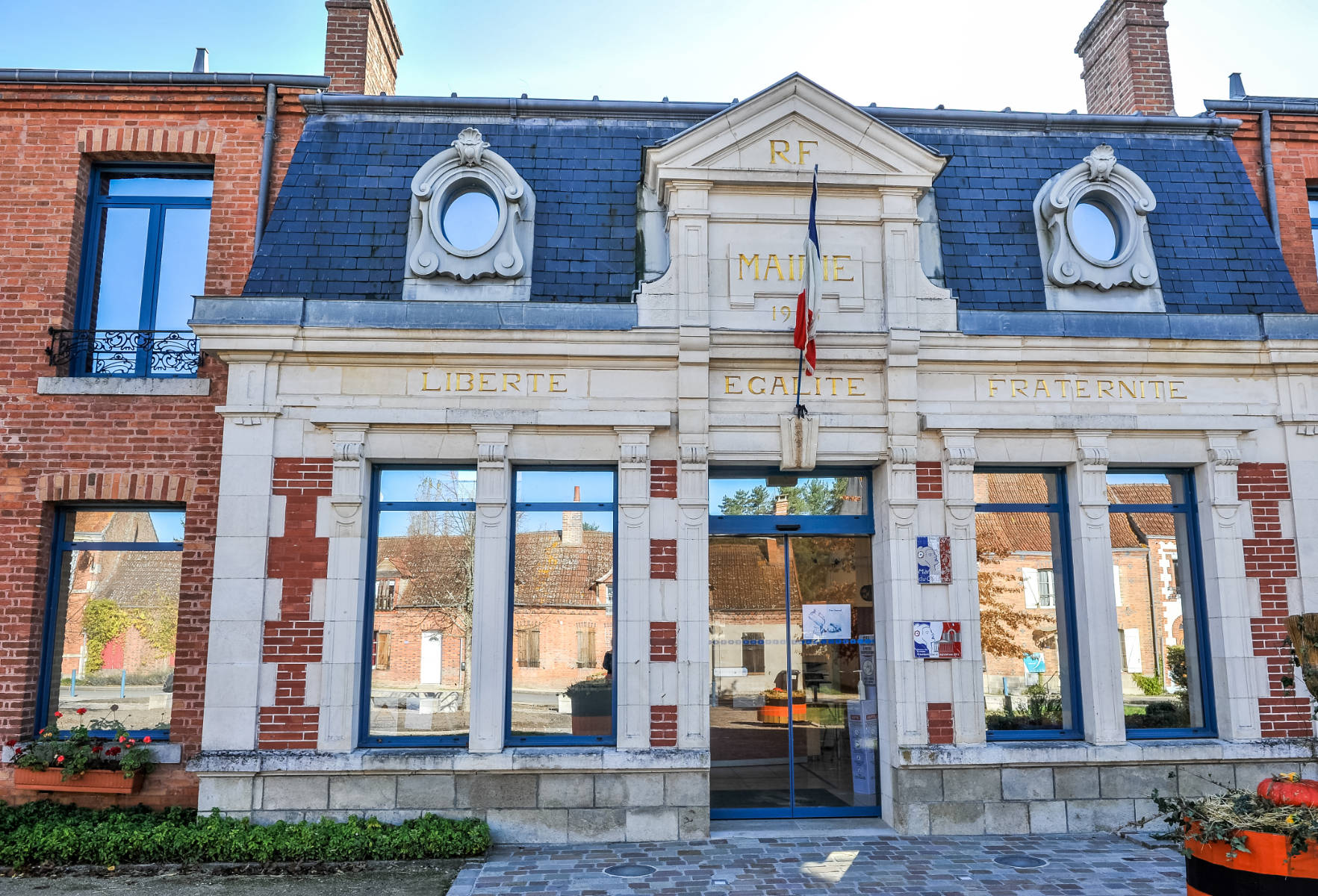 Ménestreau-en-Villette, Ménestreau-en-Villette - photo 3