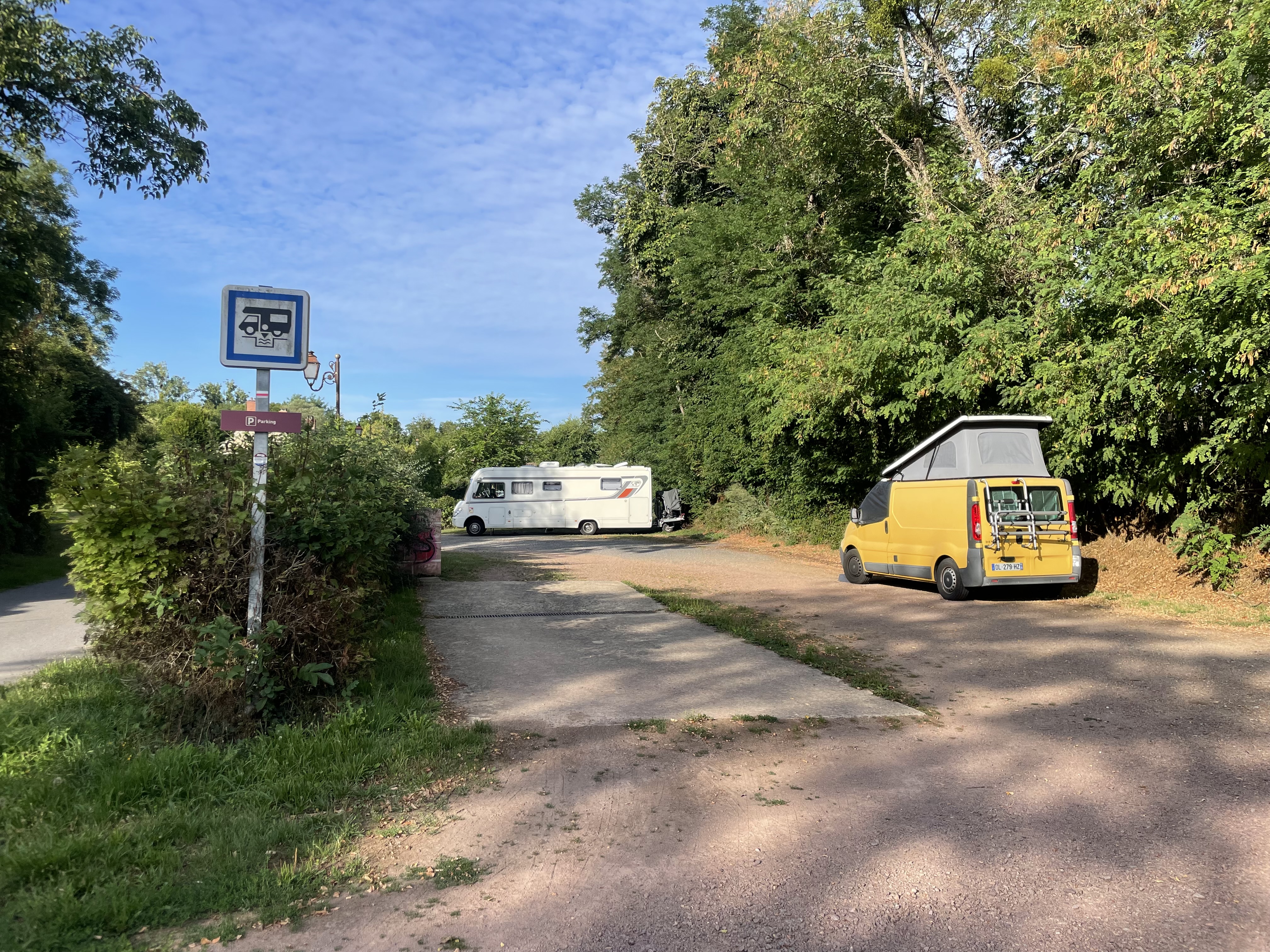 Aire de Service à Epineuil le Fleuriel