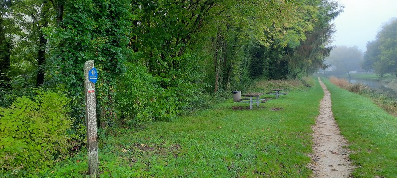 Aire de pique nique au bord du Canal d'Orléans - photo 2
