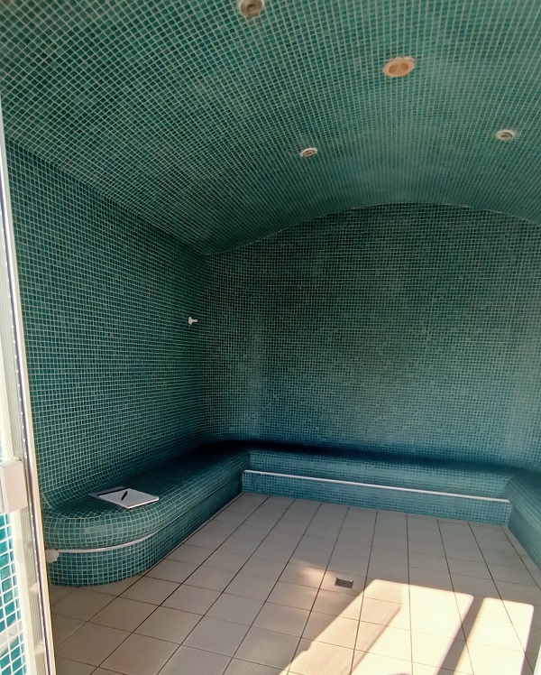 Les Thermes de Luynes, Luynes