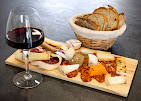 Romain Dubois - Fromagerie & Bar à vin — photo 2