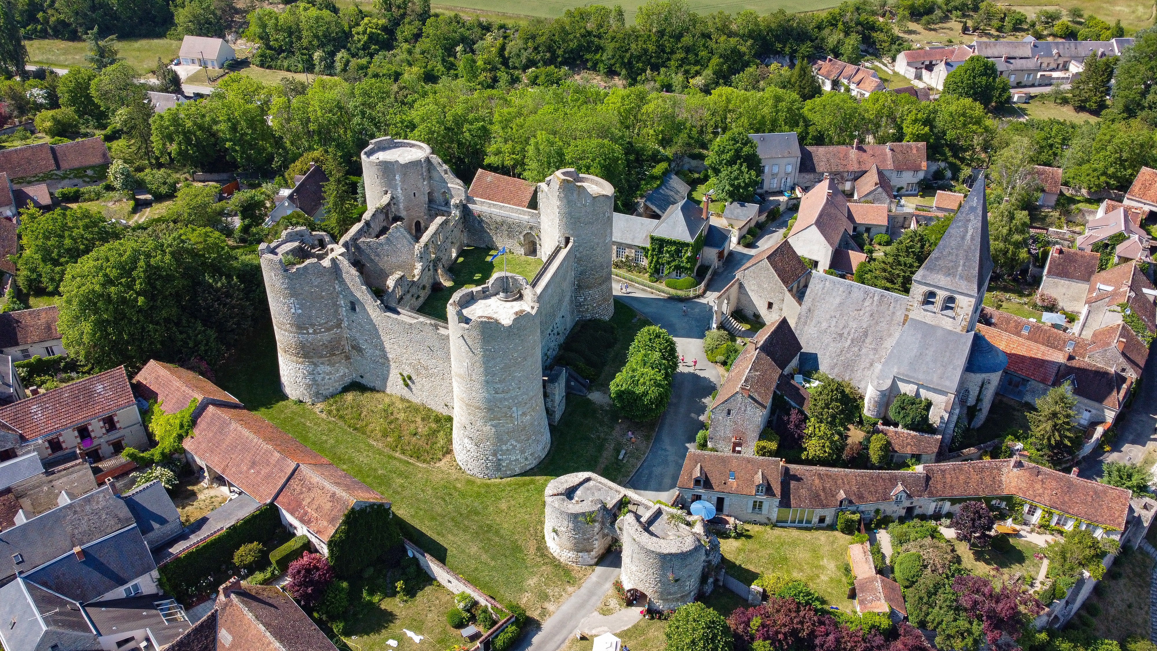 Yèvre-le-Châtel et les trois vallées, Yèvre-la-Ville - photo 3