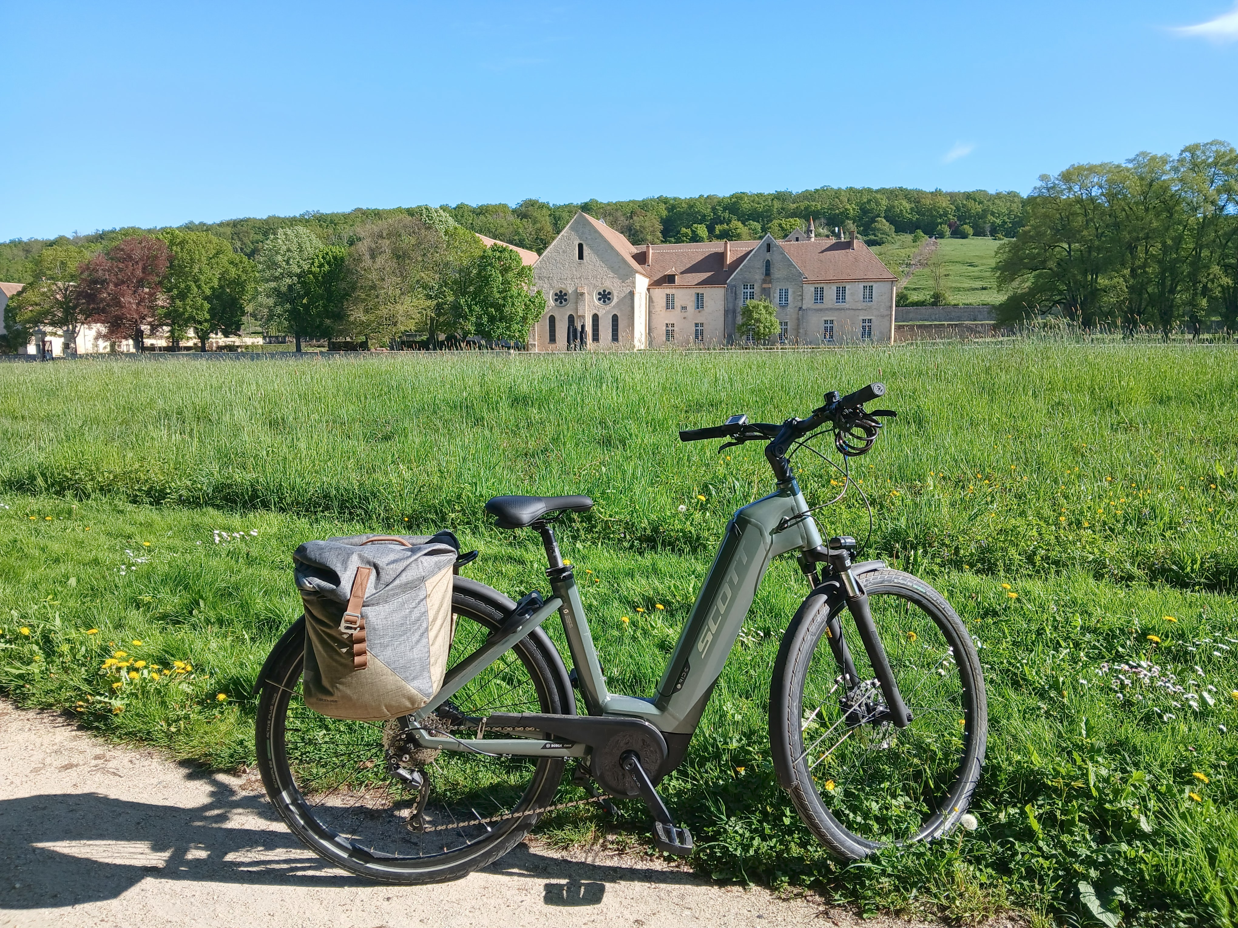 Echappée à vélo en Coeur de France Virlay-Noirlac