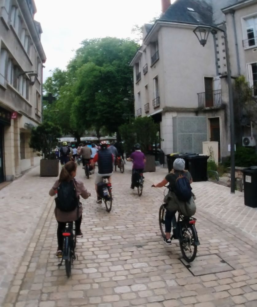 WEEK-END VELO ORLEANS CHAMBORD "CLE EN MAIN"