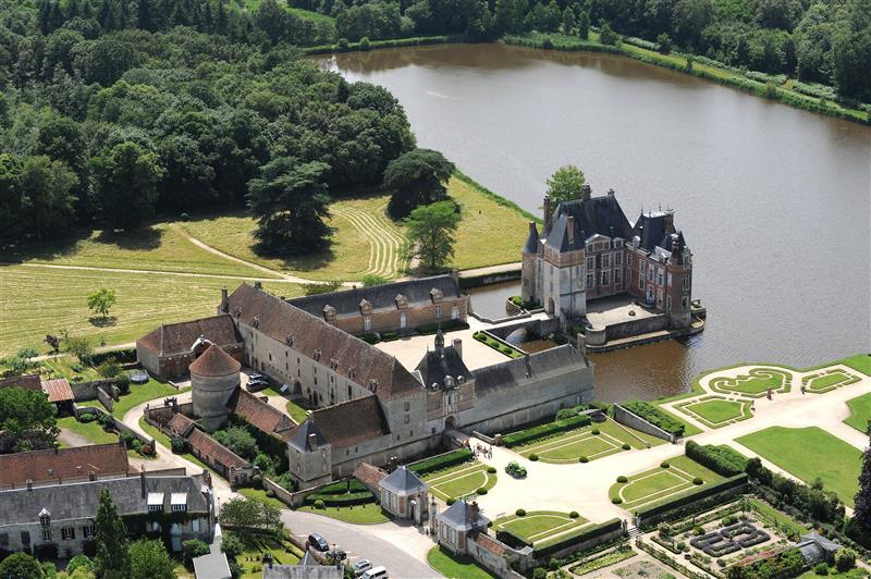 vues-20aeriennes-20Loiret-20remarquable-20chateau-20La-20Bussiere-202519-12697391bis